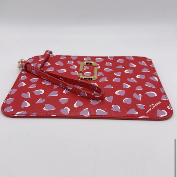 Marc Jacobs Snap Shot Heart Print Wristlet NWOT - Picture 5 of 9